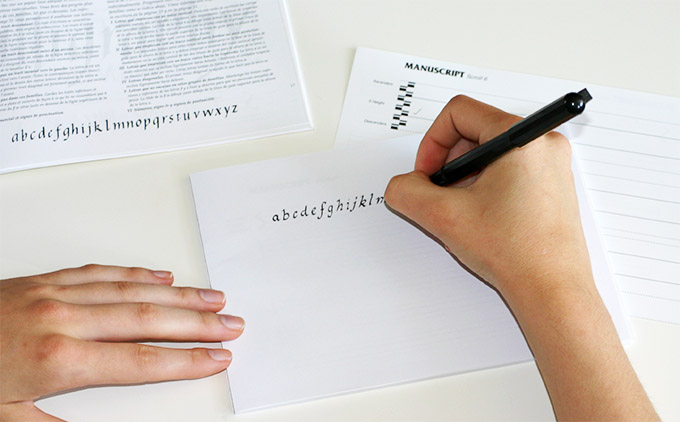 Kalligrafeer voor Wereld Alfabetiseringsdag 3