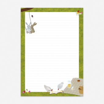 Mock-up van dubbelzijdig A5 notitieblok met picknick, konijnen en kippen in het park achterkant