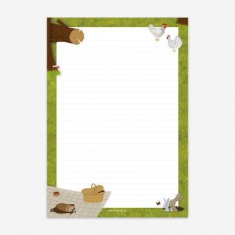 Mock-up van dubbelzijdig A5 notitieblok met picknick, konijnen en kippen in het park voorkant